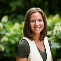 Headshot of Annemarie Edwards